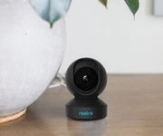 Reolink E1 Pro - svart - innendørs-kamera 4MP, Wi-Fi, med Pan & Tilt (RL-E1-Pro-BK)