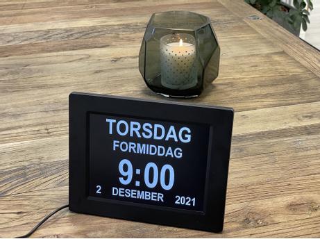 Ontario lettleselig kalenderklokke for eldre med Alzheimers,  demens -  (ONT-DC010-B)