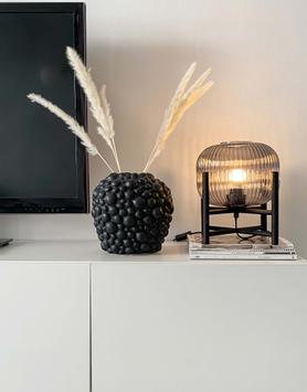 Aneta Lighting VINDA bordlampe stor, svart/ sotet (7041661268227)