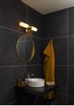 Aneta Lighting COSENZA vegglampe bad dobbel, matt messing, IP44, 2xE14, med eluttak (7392986770590)