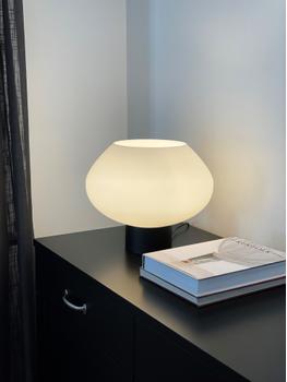 Aneta Lighting BELL bordlampe stor, svart/ hvit,  E27 (7041661271012)