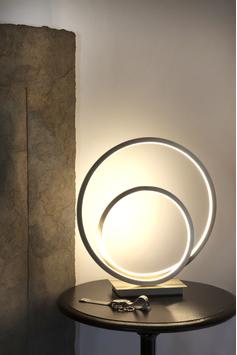 Aneta Lighting LOOP bordlampe,  stål, LED, 3-trinns dimmer (7392986772273)