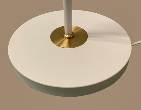 Aneta Lighting BIRKA golvlampa,  vit/ mässing,  svingarm, inkl. skjerm (7392986773638)