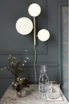 Aneta Lighting MOLEKYL vegglampe,  matt messing/ hvit (7041661265806)