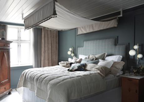 Aneta Lighting MOLEKYL vegglampe,  matt messing/ hvit (7041661265806)