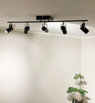 Aneta Lighting CILINDRO takspot 5-lys rekke, svart/ matt messing, 5x6W LED (7041661265905)