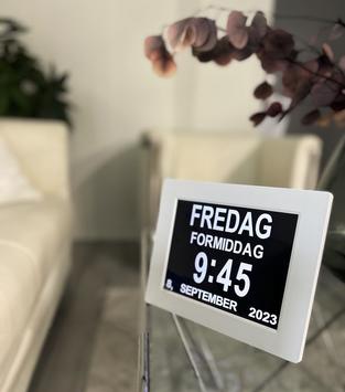 Ontario lettleselig kalenderklokke for eldre med Alzheimers,  demens -  (ONT-DC010-W)
