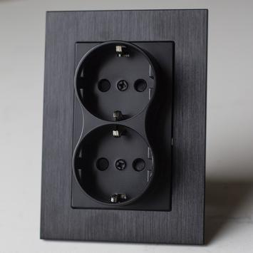 Lysehjem Stikkontakt dobbel innfelt m/jord