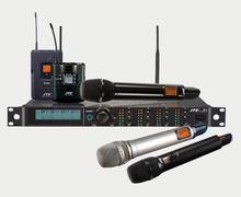 JTS 4-kanavainen diversity vastaanotin järjestelmä - R-4 4-kanavainen diversity vastaanotin ja 4 kpl R-4TB taskulähettimiä