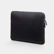 TRUNK suojalaukku 13" MacBook Prolle ja Airille, musta