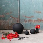 COOEE Ball Vase 10cm, Sort (389-ball-black-10cm)
