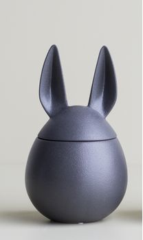 dbkd Easter Eating Rabbit Small_Iron (402-20190102c)