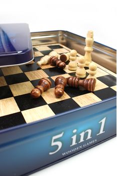 Tactic Brettspill 5-i-1 Sjakk, Backgammon, Damm, Domino, Tic-Tac-Toe