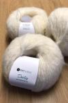 Knit Norway Garn Deilig Naturhvit 1700,  50gr (642-10216)