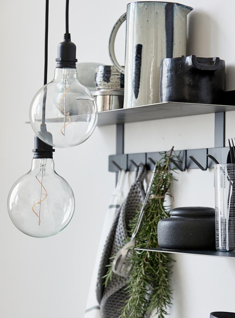 Coso batteridrevet taklampe Svart