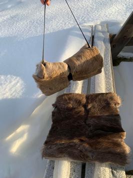 Granberg  Reinsdyrskinn Sitteunderlag bærerem impregnert,  norsk (668-1004402)