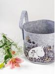 Mummi Oppbevaringskurv Blomstereng 30x37cm Grå (489-71-170-08)