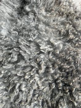 Granberg  Norsk Saueskinn Pelssau 110-120cm Gråaktig krøllete-pels (668-2001076)