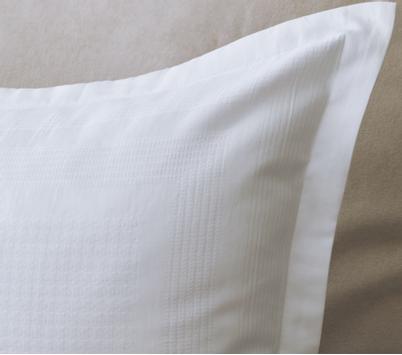 Halvor Bakke Exo Sengesett Bomullsateng Optical-White (479-116960, 116961, 116962)