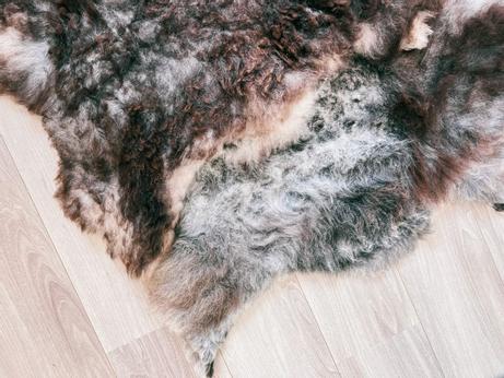 Granberg  Norsk Villsauskinn Mørk 85x40 (688-2001129-dark)