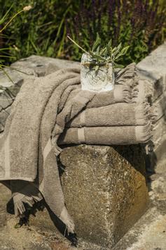 Gustav Ovland Figaro Håndkle Beige (479-118102,118105)