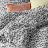 SNURK Sengesett Strikkemønster Organisk-bomull Lysegrå (501-snurk-twirre)