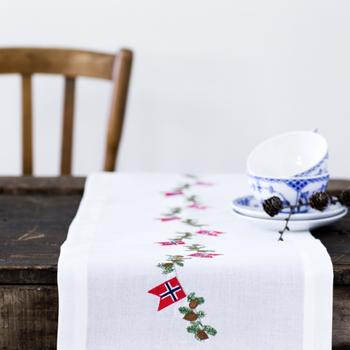 Langkilde & Søn Juleløper norske flagg og grankvister