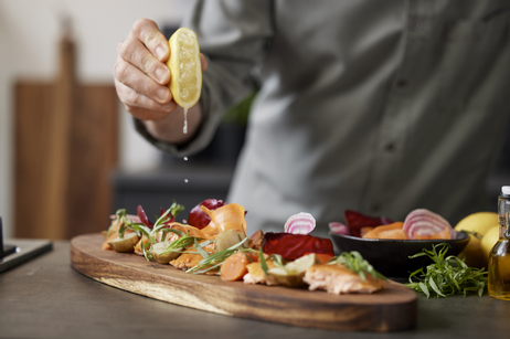 by Tareq Taylor Tarragon Serveringsbrett Oval 20x55 akasietre (379-25313)