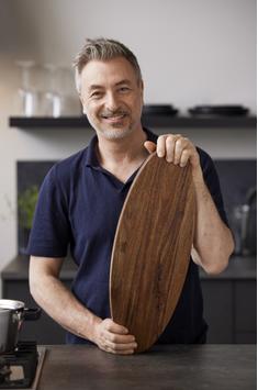 by Tareq Taylor Tarragon Serveringsbrett Oval 20x55 akasietre