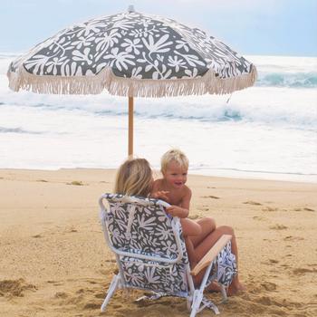Sunnylife Strandparasoll Vacay Beach-Oliven Ø155 UV-beskyttelse 50 