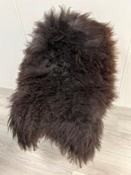 Granberg  Norsk Saueskinn Brun-Mørk 110cm