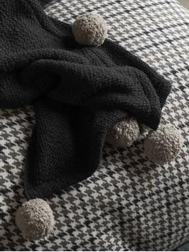 Halvor Bakke Boschendal Sengeteppe Sort 140x240 (479-118634)