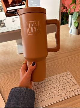 Liquide Tumbler Termoflaske Karamell 1.2L (LIQ-01-BROWN)
