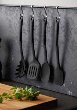 by Tareq Taylor Annie Stekespade metall-silikon sort (379-28419)