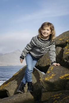 Istex Strikkeoppskrift Fjallalopi Barnegenser Riddari (634-590041)