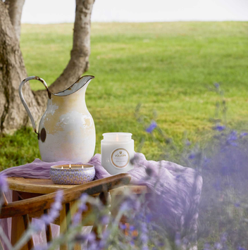 Voluspa Mountain-Lavender-&-Chamomile Duftlys 3-veker 40t (703-V8129)