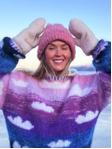 Ingrid Raadim Strikkeoppskrift Skyhigh-genser Lilla S-L (1500041896S9845)