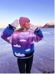 Ingrid Raadim Strikkeoppskrift Skyhigh-genser Lilla S-L (1500041896S9845)