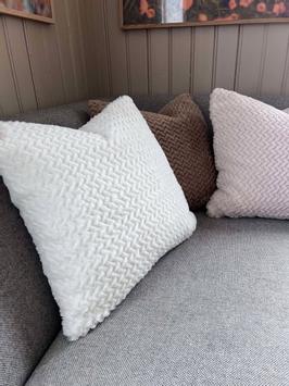 MT Studio Putetrekk Sikksakk Brun 45x45 (780-MT-1650-LB)