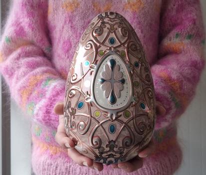 Fabergé påskeegg med godteri lysrosa 750g (811-85098-LPI)