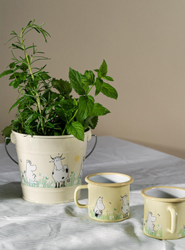 Mummi Bøtte "I Hagen" 2L (489-6416114972050)