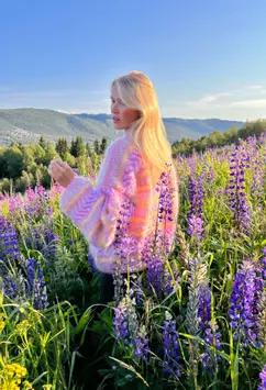 Ingrid Raadim Strikkeoppskrift Hanami Genser S-L (773-IR-01-02)