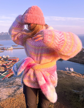 Ingrid Raadim Strikkepakke Hanami Genser S-M