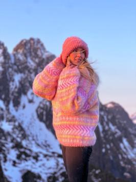 Ingrid Raadim Strikkepakke Hanami Genser L (1500042442S9845)