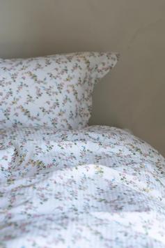Borås Cotton Felicia Sengesett Krepp hvit-blomster (479-120296,120297)