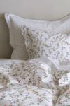 Borås Cotton Felicia Sengesett Krepp hvit-blomster (479-120296,120297)