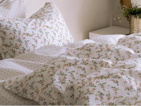 Borås Cotton Felicia Sengesett Krepp hvit-blomster