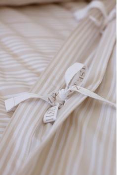 Ilse Jacobsen Sengesett bomull stripete sand (810-1002005402-)