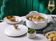 Le Creuset Støpejernsgryte Signature Hvit 6,7L (796-21177280101441)