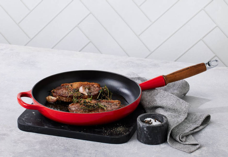 Le Creuset Støpejernspanne Signature Cerise Ø28